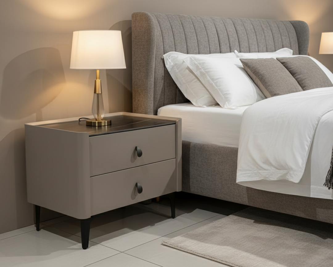 Windsor Bed Side Table