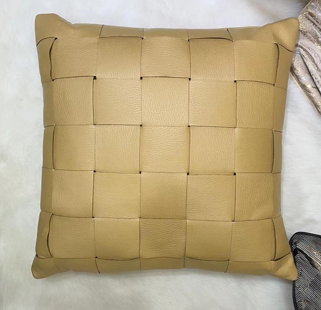 Cubo Cushion