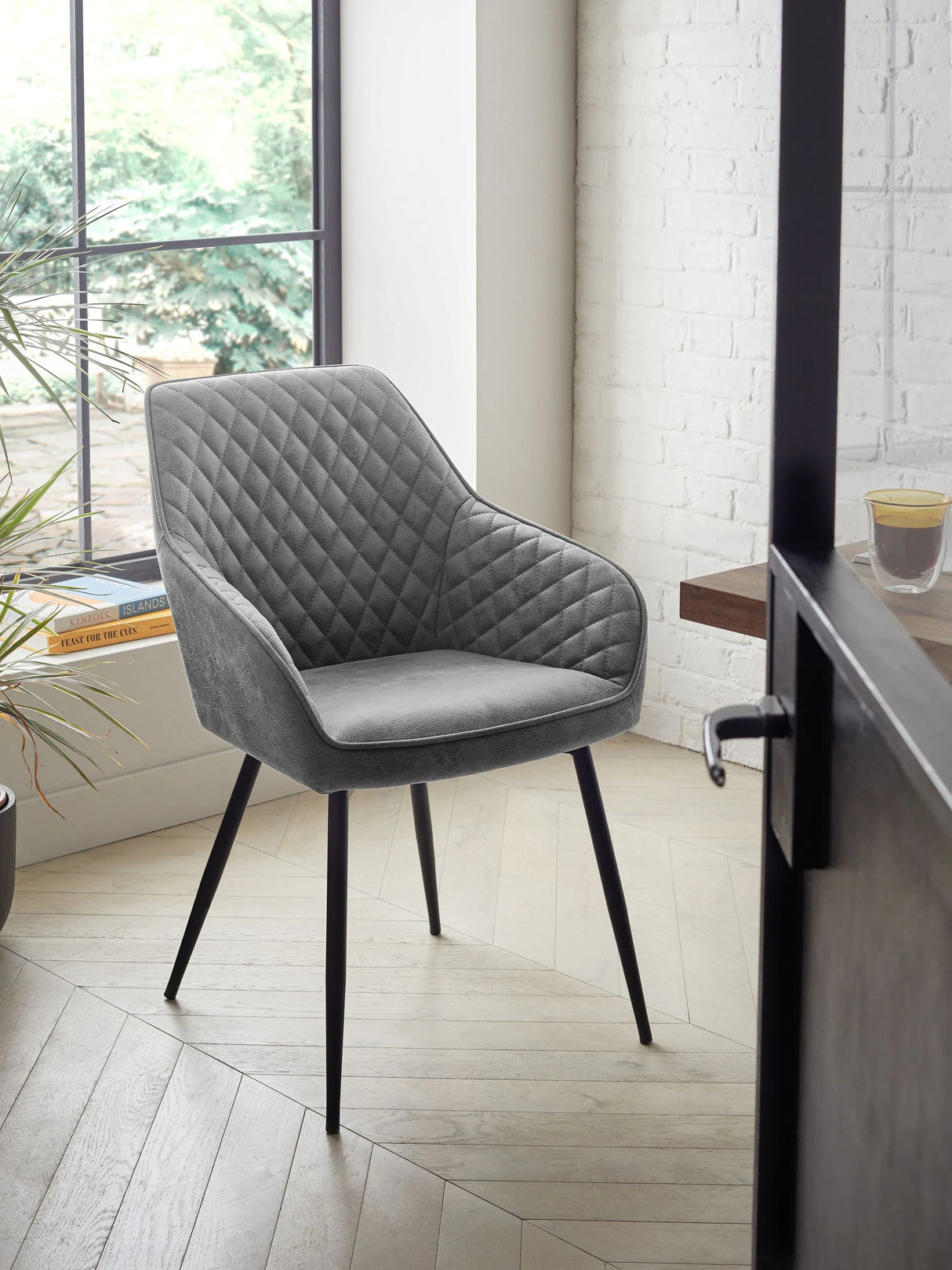 Echoes dinning chair