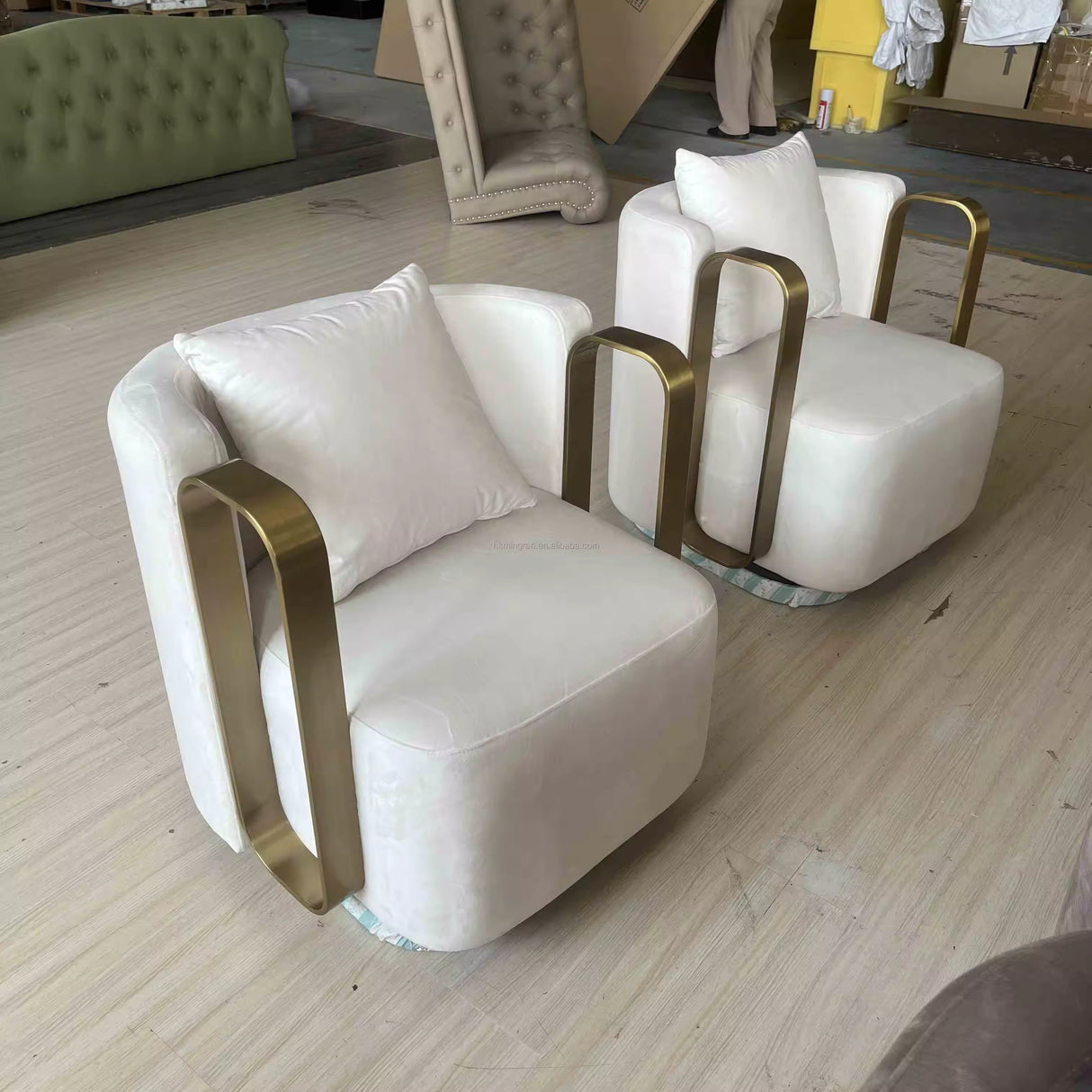 Omega Luxury Arm Sofa