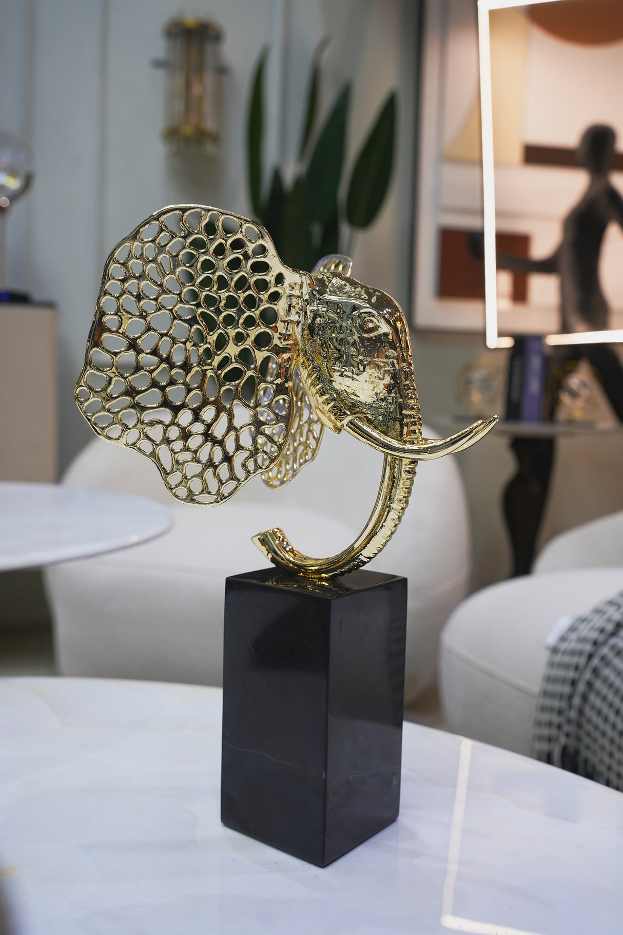 Elephant Pearl decor