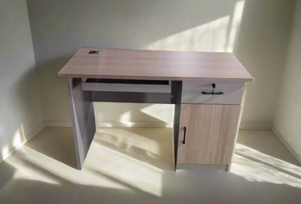 Opul Manager Table (4×2 ft)