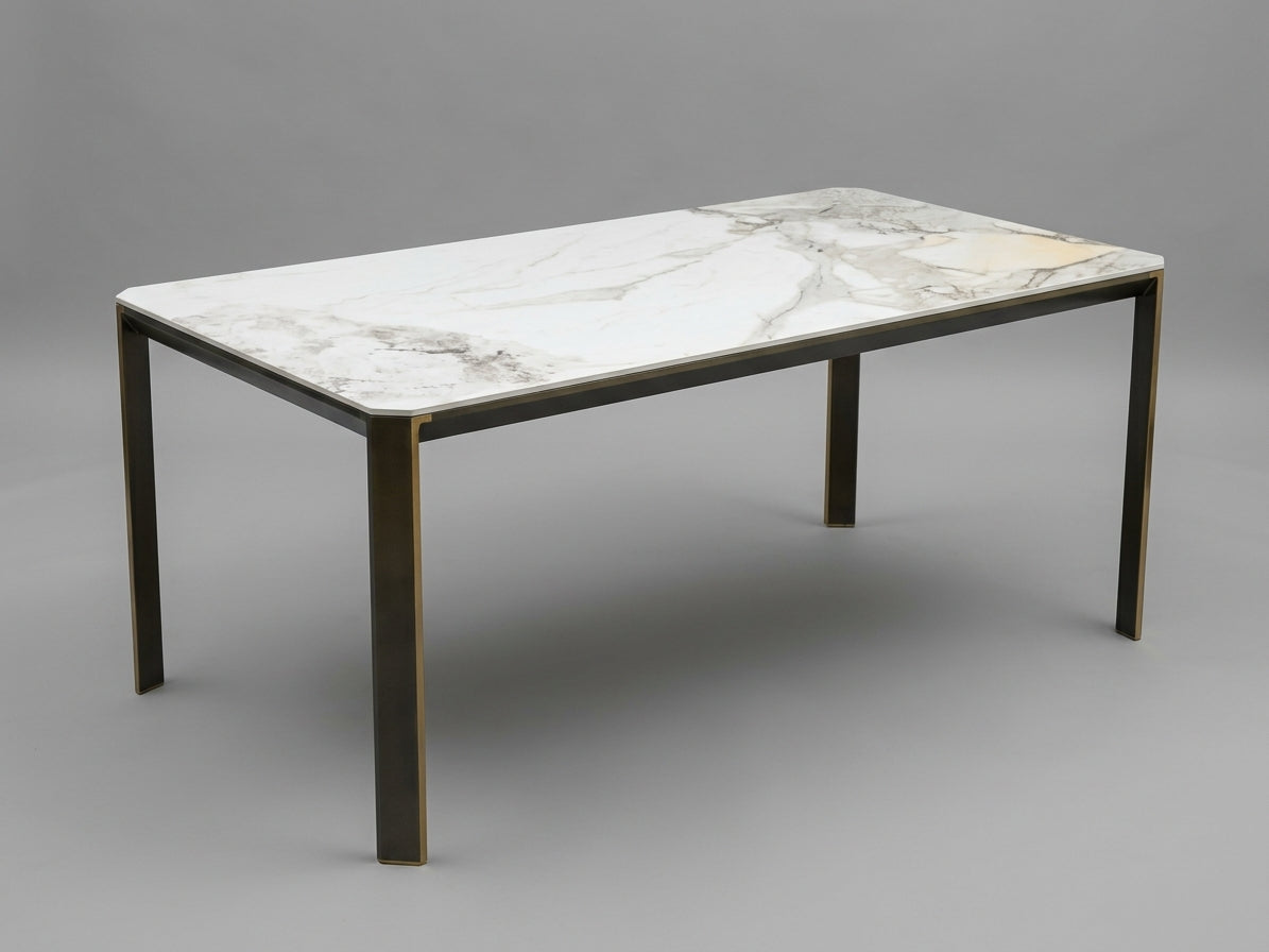 Essenza Dining Table