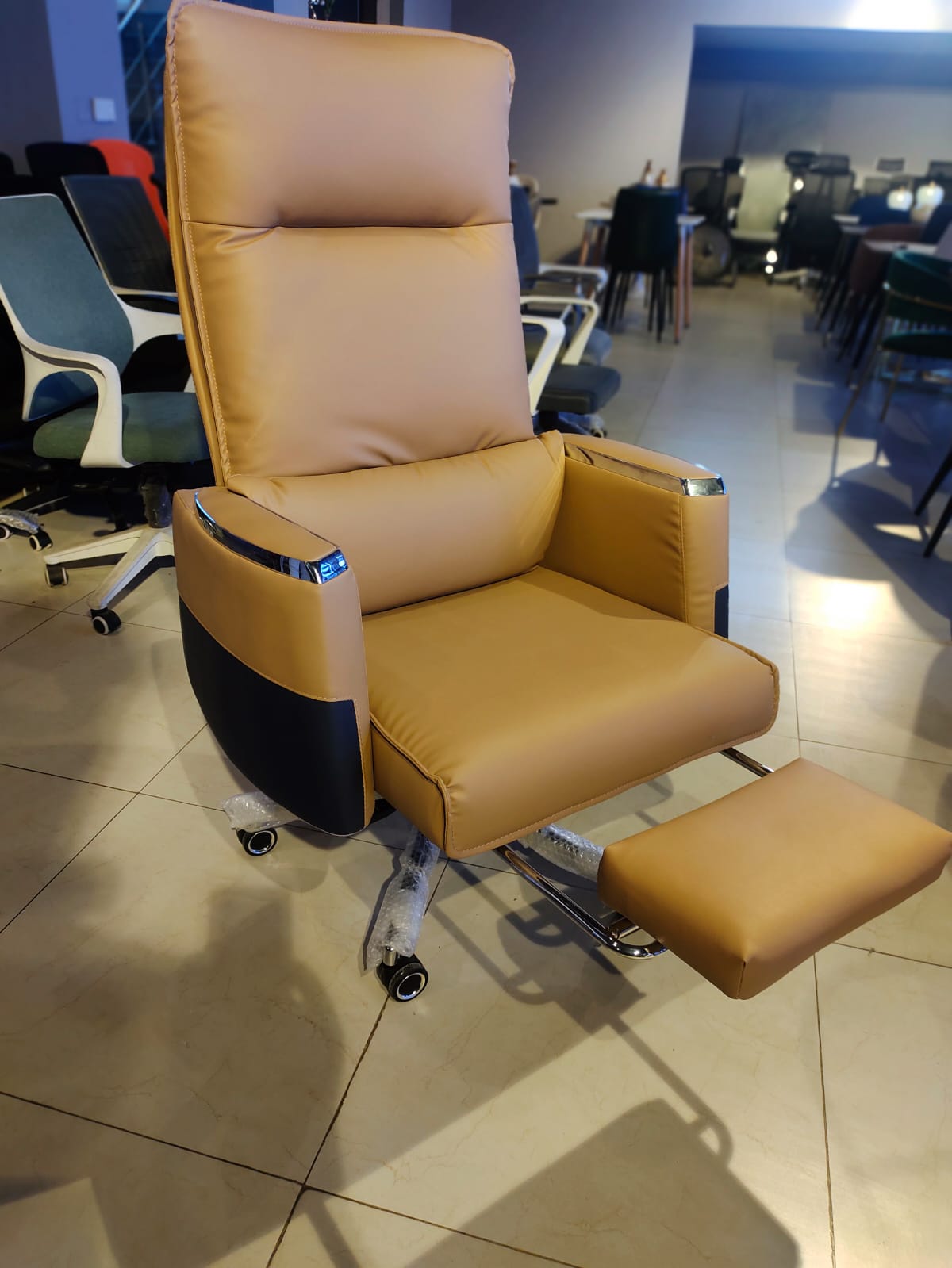 Hugo Executive Chair