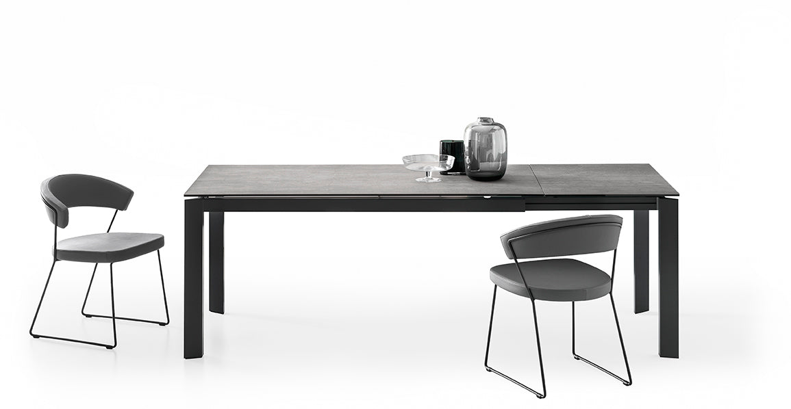 Zesta Dining Table