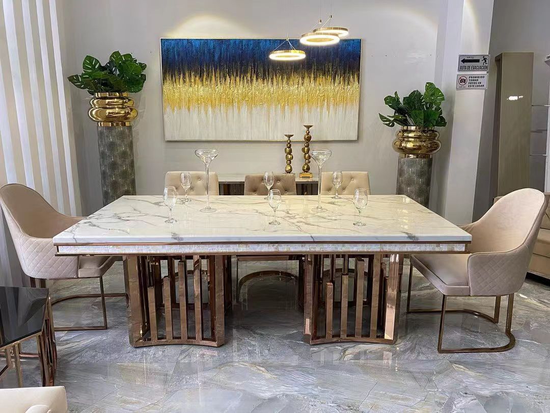 Grandeur Dining Table