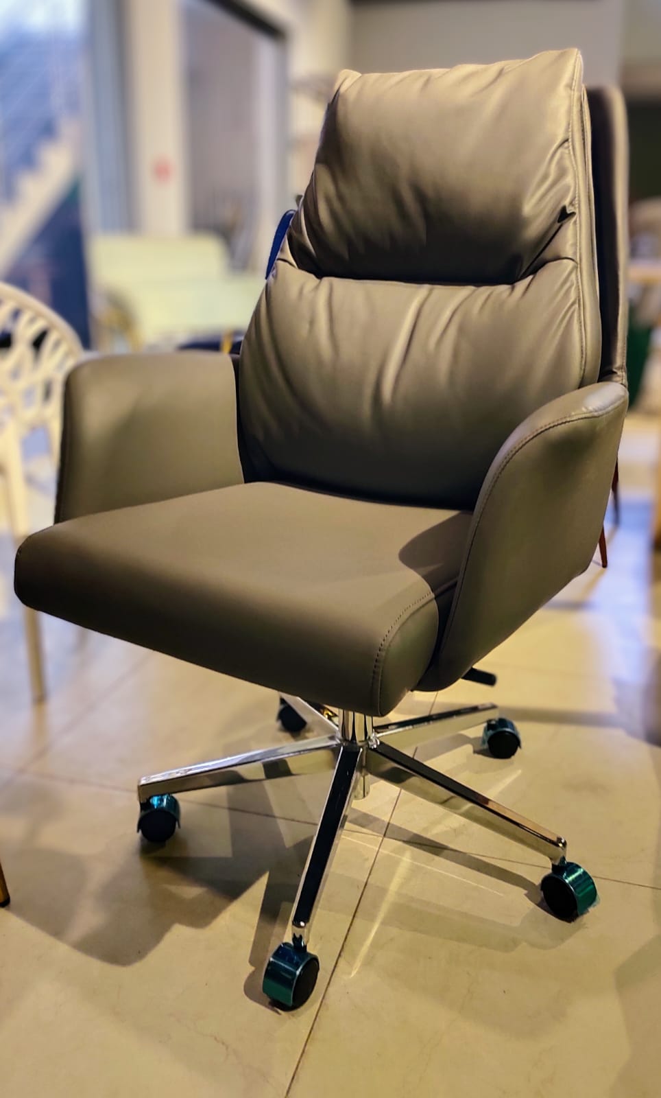 Alekta Executive Chair